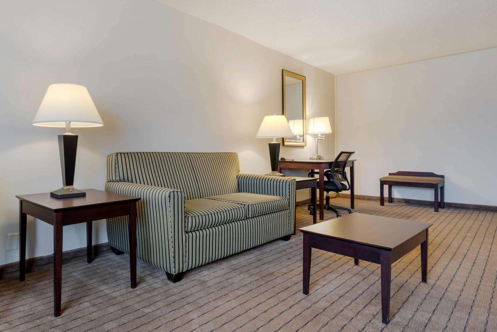 Clarion Inn 3*